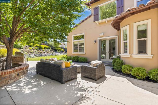 837 O'Brien Place, Danville CA: https://media.crmls.org/mediaz/463ce456-0ef2-4824-a975-212b601c7671.jpg
