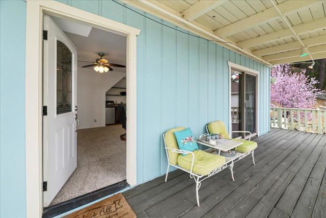 38634 N Shore Drive, Fawnskin CA: https://media.crmls.org/mediaz/463d093c-eb4d-4b24-9b53-a82bc41bb610.jpg