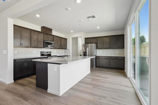 5204 Cardinal Court, Antioch CA: https://media.crmls.org/mediaz/463d20d5-6193-48c0-b892-cd7c9ef28637.jpg