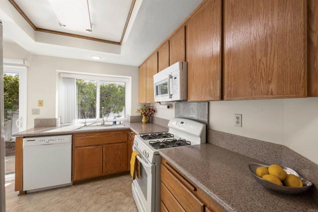 Detail Gallery Image 13 of 51 For 4125 Arcadia Way, Oceanside,  CA 92056 - 2 Beds | 2 Baths