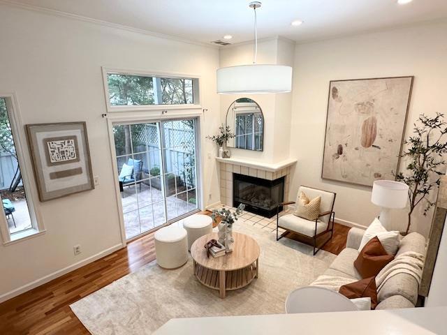 8 Arch Street, Redwood City CA: https://media.crmls.org/mediaz/463e2ce3-1d90-45d1-8bc2-f080082236fc.jpg