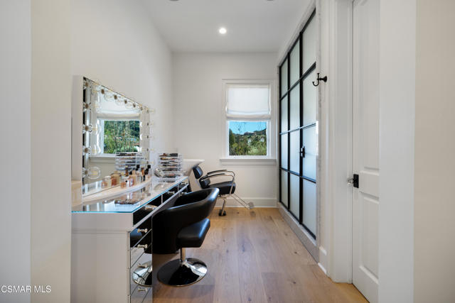 2160 Marshbrook Road, Thousand Oaks CA: https://media.crmls.org/mediaz/463eb3c1-ad5a-4719-8970-588aed021379.jpg