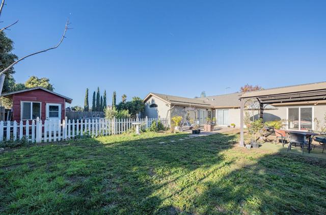 267 Palo Verde Street, Greenfield CA: https://media.crmls.org/mediaz/463fa392-f0fb-43ea-9546-f23f03f5ff2c.jpg