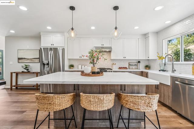 1051 Kaski Ln, Concord CA: https://media.crmls.org/mediaz/463fd6f1-d802-424a-bc2c-b3e36645b311.jpg