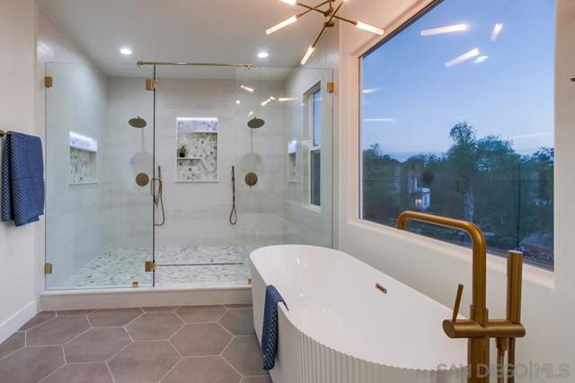 2482 San Clemente Ave, Vista CA: https://media.crmls.org/mediaz/463fe07c-61fa-40c7-9b75-fbad4ba8a0c1.jpg