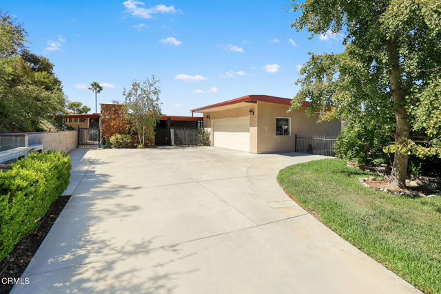 9728 Shadow Island Drive, Shadow Hills CA: https://media.crmls.org/mediaz/46401905-d318-4080-bd48-0959d6d27665.jpg