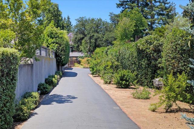 60 View Street, Los Altos CA: https://media.crmls.org/mediaz/46401fe8-c000-4895-8bea-edd915b00a26.jpg
