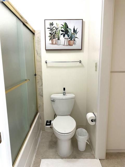 3521 Oleander, Alameda CA: https://media.crmls.org/mediaz/46407556-f4bb-4d6e-8326-61e44f27c240.jpg