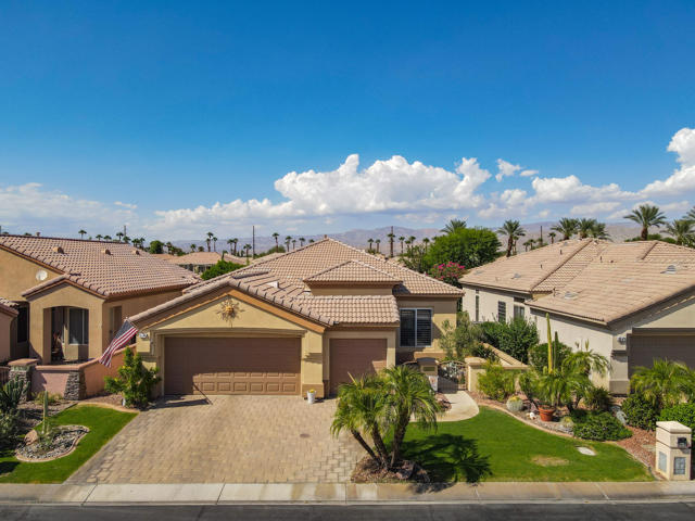 80474 Muirfield Drive, Indio CA: https://media.crmls.org/mediaz/4641b71f-53f8-48d8-b82b-ea8a694f690d.jpg