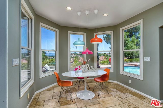 3458 Malaga Court, Calabasas CA: https://media.crmls.org/mediaz/464250ab-e51d-42ea-ba13-234cb27fdb7c.jpg