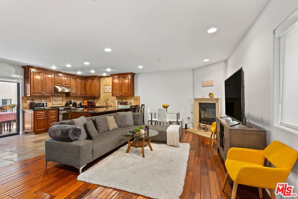 1146 HACIENDA Place #17