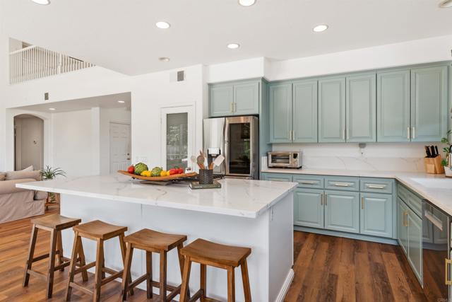 2034 Ridgecrest Place, Escondido CA: https://media.crmls.org/mediaz/4642ec12-a987-4efe-b7a3-9d5bae23958c.jpg