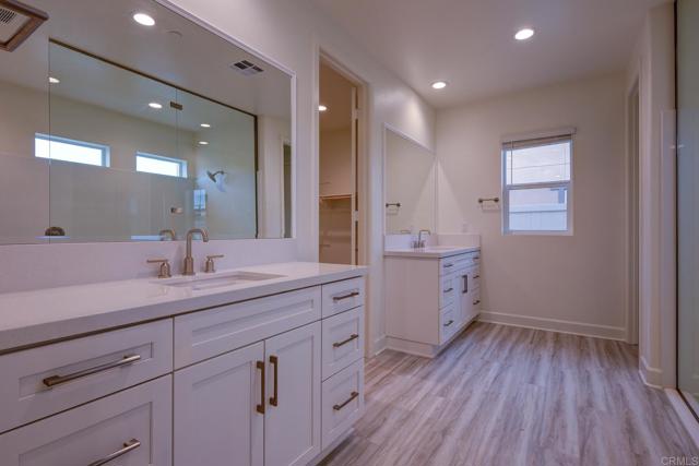 Detail Gallery Image 14 of 38 For 2981 Orchard Glen, Escondido,  CA 92026 - 5 Beds | 4 Baths