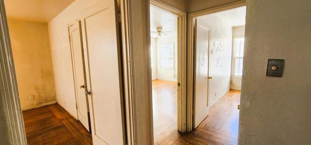 300 Catron Drive, Oakland CA: https://media.crmls.org/mediaz/46448a94-41d4-420a-8c52-f9909ffcc193.jpg