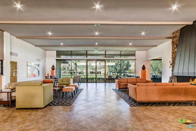 1597 E Sierra Way, Palm Springs CA: https://media.crmls.org/mediaz/4644bd28-5bfb-40e1-a91f-37b9051cb3f1.jpg