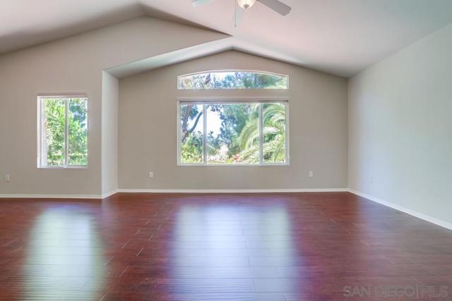 5423 Foxtail Loop, Carlsbad CA: https://media.crmls.org/mediaz/4644d38b-9589-44c0-9ae4-d0ffe10e68ee.jpg