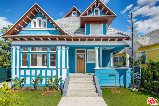 2507 E 1st Street, Los Angeles CA: https://media.crmls.org/mediaz/464501ee-ec0f-4d5d-8bca-21972472eb08.jpg
