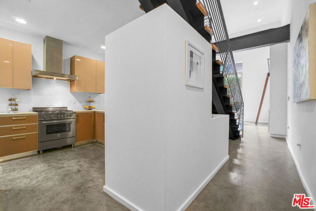 1220 N Orange Grove Avenue, West Hollywood CA: https://media.crmls.org/mediaz/464550fc-cb6c-4246-a84c-75f6ccd36bf7.jpg