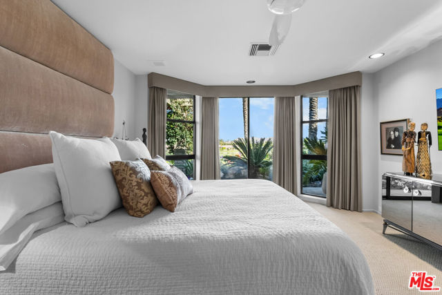 4 Trinity Court, Rancho Mirage CA: https://media.crmls.org/mediaz/46455d25-0005-4263-8725-de0910506c6b.jpg