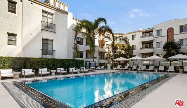 1041 E Glendon Avenue, Los Angeles CA: https://media.crmls.org/mediaz/46462859-8e8e-460f-ba5f-69942f29c421.jpg