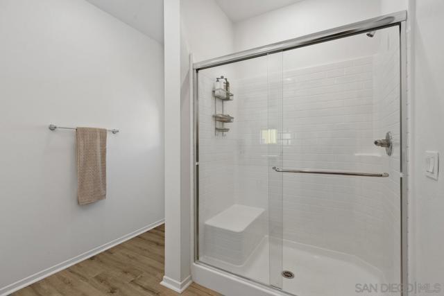 Image 9 of 22 For 5405 Beach Bluff Ln  224