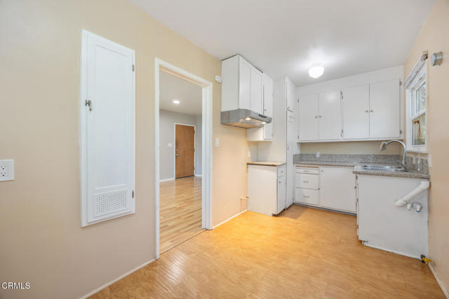 1268 Mentone Avenue, Pasadena CA: https://media.crmls.org/mediaz/4646e582-ff46-40bc-bb56-afc0a9ee6ad8.jpg