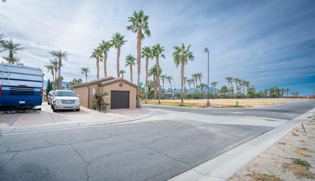 86111 Arrowood Avenue, Coachella CA: https://media.crmls.org/mediaz/46471811-58c6-4121-81bf-b9567d39c888.jpg