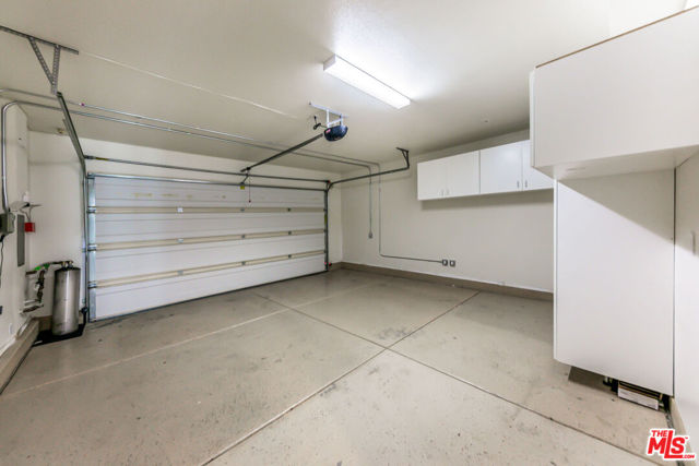 22379 Driftwood Court, Santa Clarita CA: https://media.crmls.org/mediaz/4648187e-004b-4bbd-a57f-f7e797f4effa.jpg