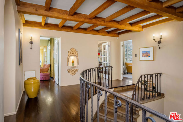 500 N Las Palmas Avenue, Los Angeles CA: https://media.crmls.org/mediaz/46481dc3-bc74-4c77-bf7f-cddbd7bbf9ee.jpg