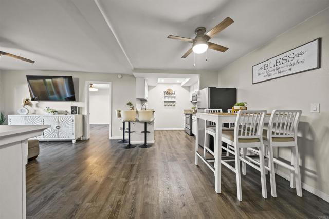 Detail Gallery Image 2 of 38 For 465 Fourth Ave #8,  Chula Vista,  CA 91910 - 2 Beds | 2 Baths