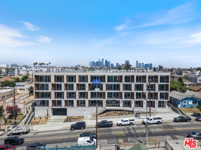 1124 S Normandie Avenue, Los Angeles CA: https://media.crmls.org/mediaz/4648b991-7672-4f53-9821-5522f3568a0e.jpg