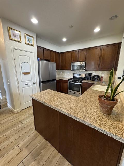 1614 Sanderling Avenue, Chula Vista CA: https://media.crmls.org/mediaz/4648db67-2d72-4198-98a8-2a6c8518b624.jpg