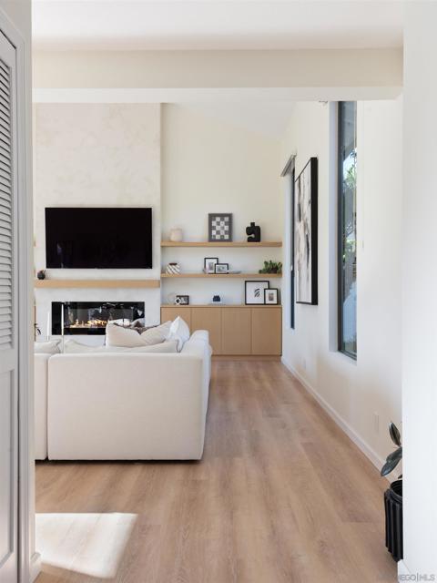 2524 Luciernaga St, Carlsbad CA: https://media.crmls.org/mediaz/4648fa2b-4c54-46ef-a3af-24dbc19ed0b0.jpg
