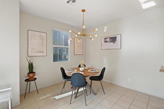 1445 Caminito Sicilia, Chula Vista CA: https://media.crmls.org/mediaz/46494d7c-2e44-4b6c-9f76-e6cb1a7a418b.jpg