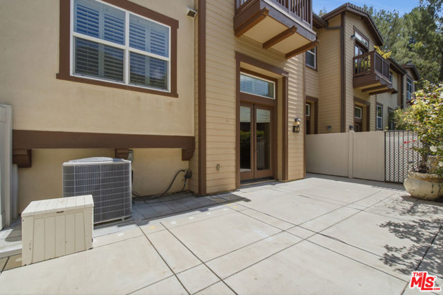 732 Tennis Club Lane photo 6