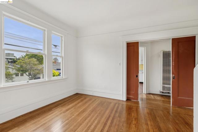 1718 Bancroft Way, Berkeley CA: https://media.crmls.org/mediaz/464a6e99-20e1-4692-a539-c16324a505a2.jpg
