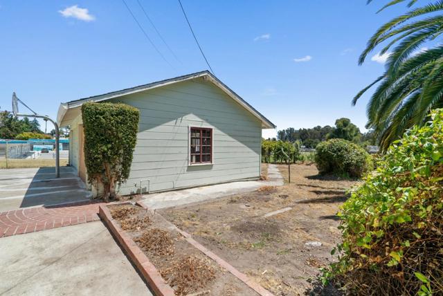 656 Prospect, Santa Cruz CA: https://media.crmls.org/mediaz/464b4c17-ed1d-422a-a9c2-37c4f3e74766.jpg