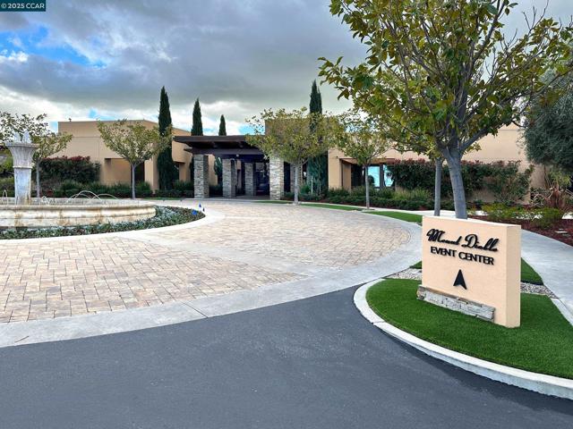 1759 Latour Ave, Brentwood CA: https://media.crmls.org/mediaz/464b83f6-7772-4fe7-9a30-eca96f1ff1b1.jpg