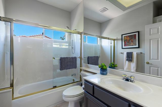 7 Florentina Drive, Rancho Mirage CA: https://media.crmls.org/mediaz/464bcbae-49d1-4c16-936c-b48e5689eaeb.jpg
