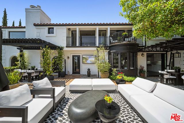 1348 Miller Drive, West Hollywood CA: https://media.crmls.org/mediaz/464be4aa-b02b-4622-aa3a-ca600d1424ab.jpg
