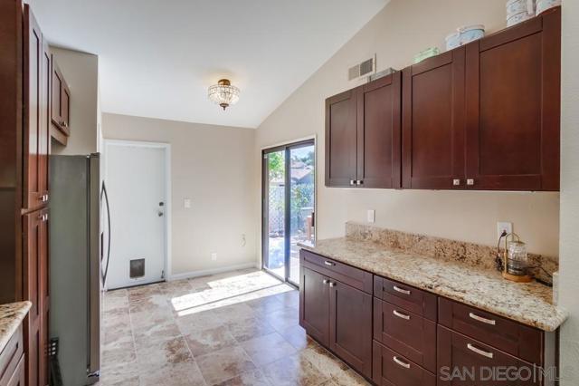 17832 Avenida Cordillera, San Diego CA: https://media.crmls.org/mediaz/464c0c9a-430c-4118-9d3f-a073a043f7fc.jpg