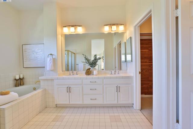 11030 Via Sorrento, Cupertino CA: https://media.crmls.org/mediaz/464ee9a0-8ed6-4191-91b5-7ec4306a2226.jpg