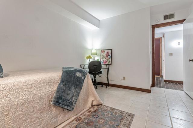 323 Broadway, Santa Cruz CA: https://media.crmls.org/mediaz/464f3116-cc89-431f-b513-b1733ef493ad.jpg