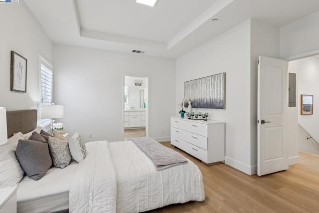 2145 Linden St, Livermore CA: https://media.crmls.org/mediaz/464f4a8e-6639-4462-be42-13a4f32206aa.jpg