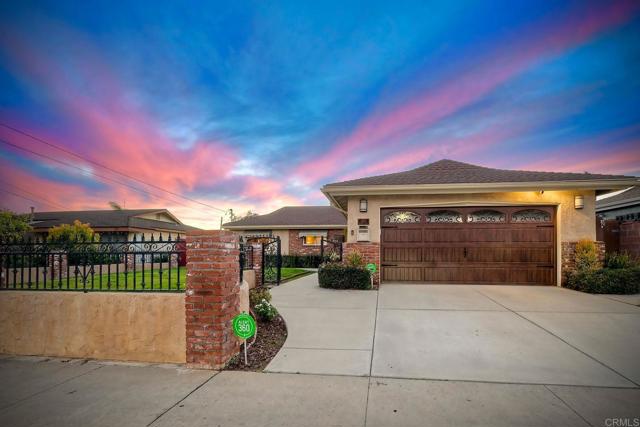 4410 Charger Boulevard, San Diego CA: https://media.crmls.org/mediaz/464fb73d-7aa6-4862-ae2f-664510b57b2b.jpg