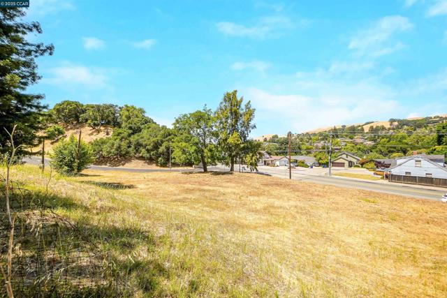3300 Pinole Valley Rd, Pinole CA: https://media.crmls.org/mediaz/4650014c-4063-47dc-a39c-15ef2cd28481.jpg