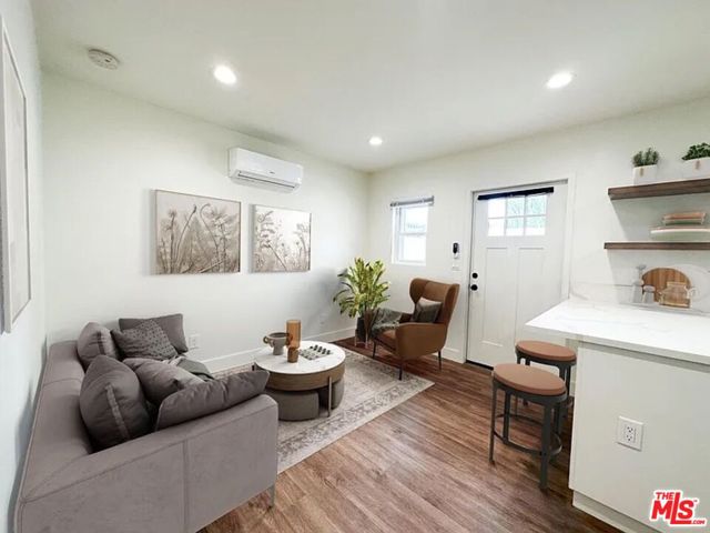1837 N Brighton Street, Burbank CA: https://media.crmls.org/mediaz/46506c42-75c8-4349-96b5-cceabaa3cb0c.jpg