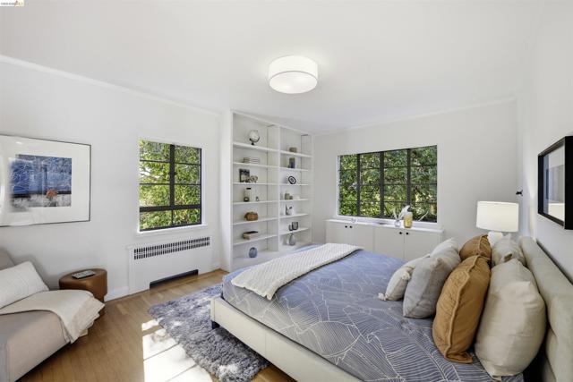 44 Highgate Rd, Kensington CA: https://media.crmls.org/mediaz/4650dd08-d340-4b64-9d5a-829e2449ef97.jpg