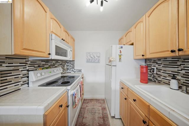 4081 Clayton Rd., Concord CA: https://media.crmls.org/mediaz/46512696-46f5-4413-a578-b5bb9dfc23a1.jpg