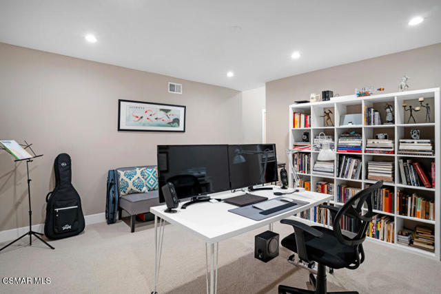 4953 Kilburn Court, Oak Park CA: https://media.crmls.org/mediaz/4651db44-d51c-49e1-a638-28196ab937e3.jpg